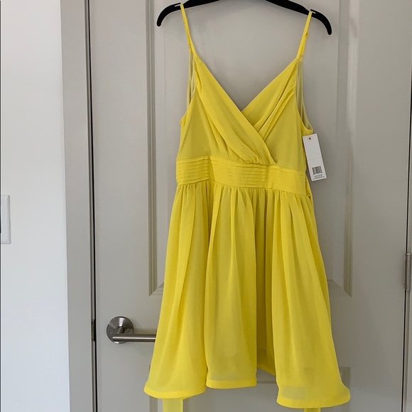 Dresses & Skirts - YELLOW PARTY DRESS!!!